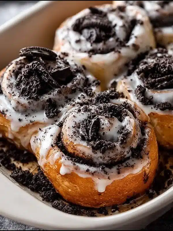 Oreo Cinnamon Rolls