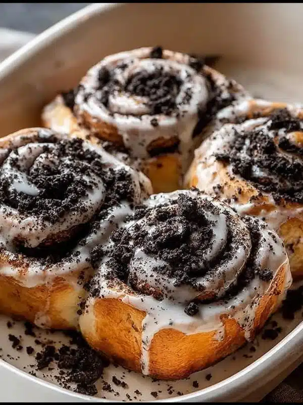 Oreo Cinnamon Rolls