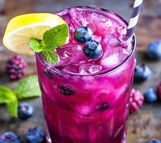Refreshing blueberry tea lemonade with blueberries and lemon slices