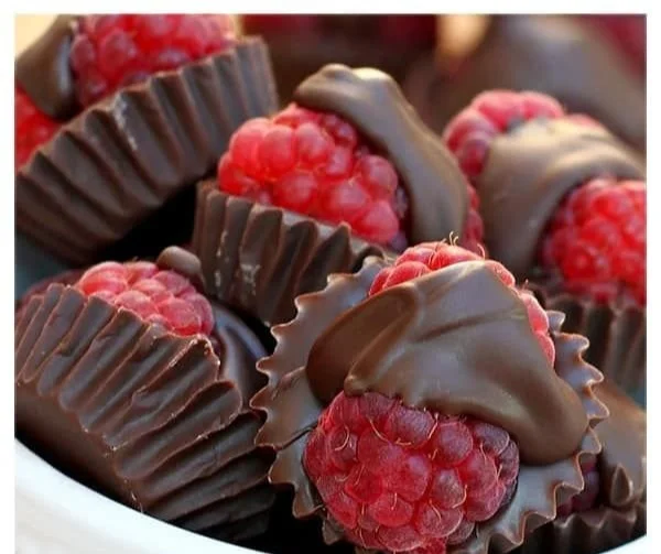 Healthy vegetarian breakfast ideas including fruits, grains, and smoothies.